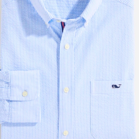 Vineyard Vines Tops - Vineyards vines women’s shirt bottoms down